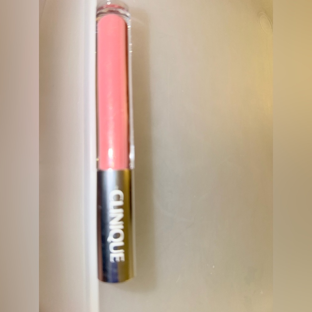 Clinique Pop Plush Creamy Lip Gloss - Brulee Pop - Picture 3 of 4